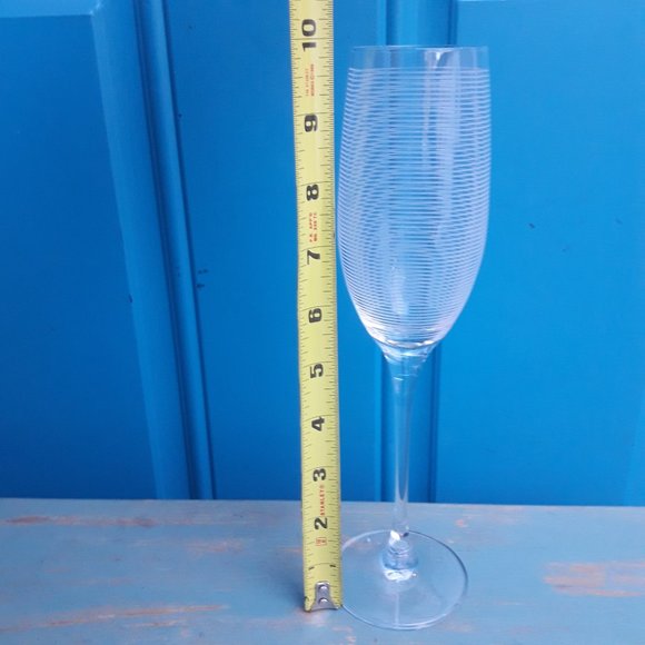 Toasting Glasses Set of 4 Etched Glass Flutes Mikasa Crystal Polka Dots Swirls - Picture 11 of 16